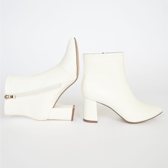 NWOT Lulus Sarai Off White Pointed-Toe Ankle Booties - Picture 4 of 7
